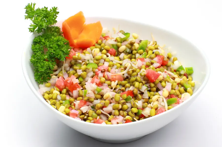 Sprout salad to keep tummy full and lose weight