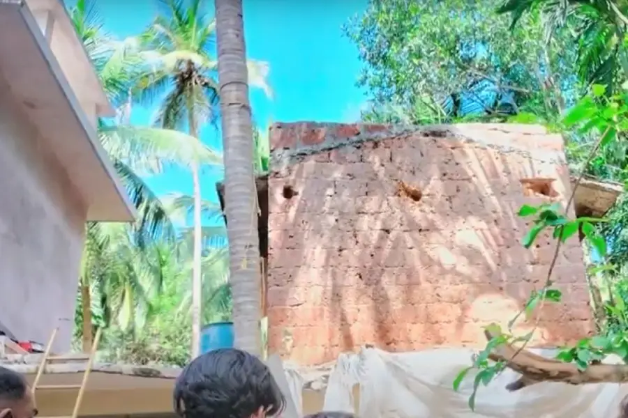 Worker dies after ceiling of a house collapses in Kozhikode