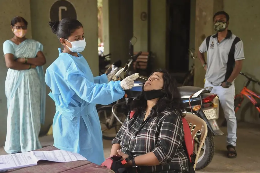 രാജ്യത്ത് 2.71 ലക്ഷം പുതിയ കോവിഡ് രോഗികള്‍; പോസിറ്റിവിറ്റി നിരക്കില്‍ നേരിയ കുറവ്