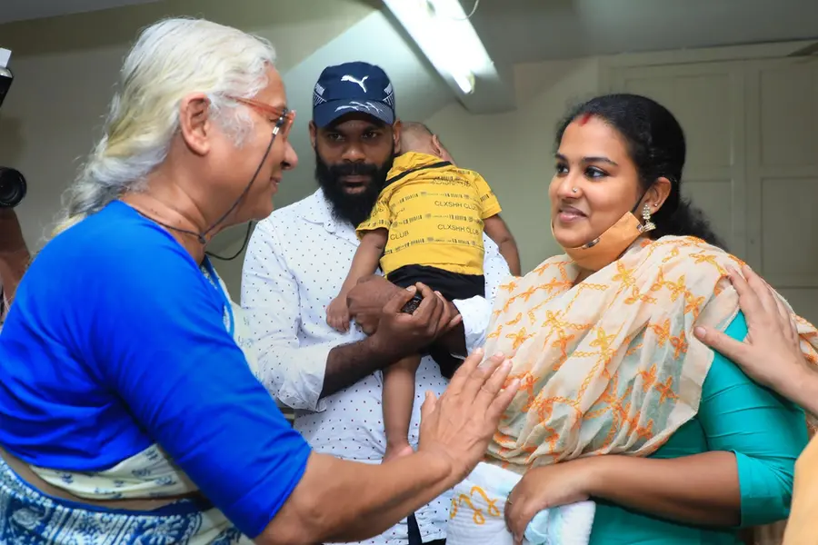 Medha Patkar calls on Anupama, assures all support