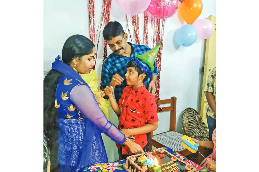 മടങ്ങിയത് അച്ഛന്റെ അരികിൽ നിന്ന്; ഒടുവിൽ മകൻ മരിച്ചത് വെന്റിലേറ്ററിലുള്ള അച്ഛൻ അറിഞ്ഞതുമില്ല
