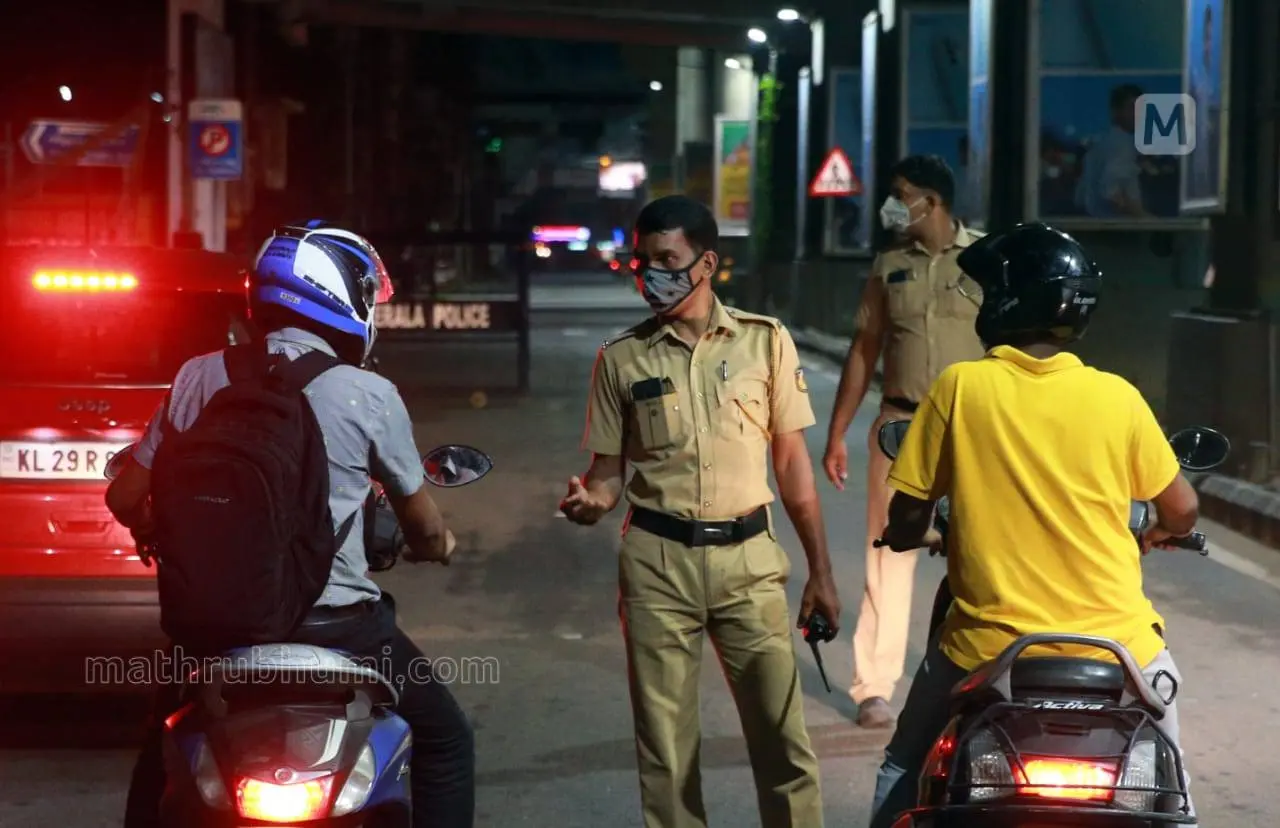 Police checking as part of night curfew | File Photo: B Muralikrishnan