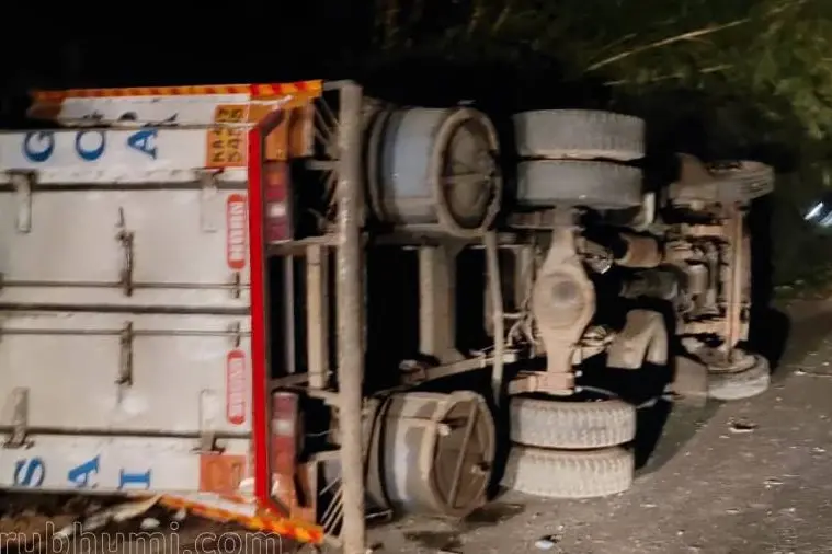 Four fishermen killed, 22 injured in road accident in Kollam