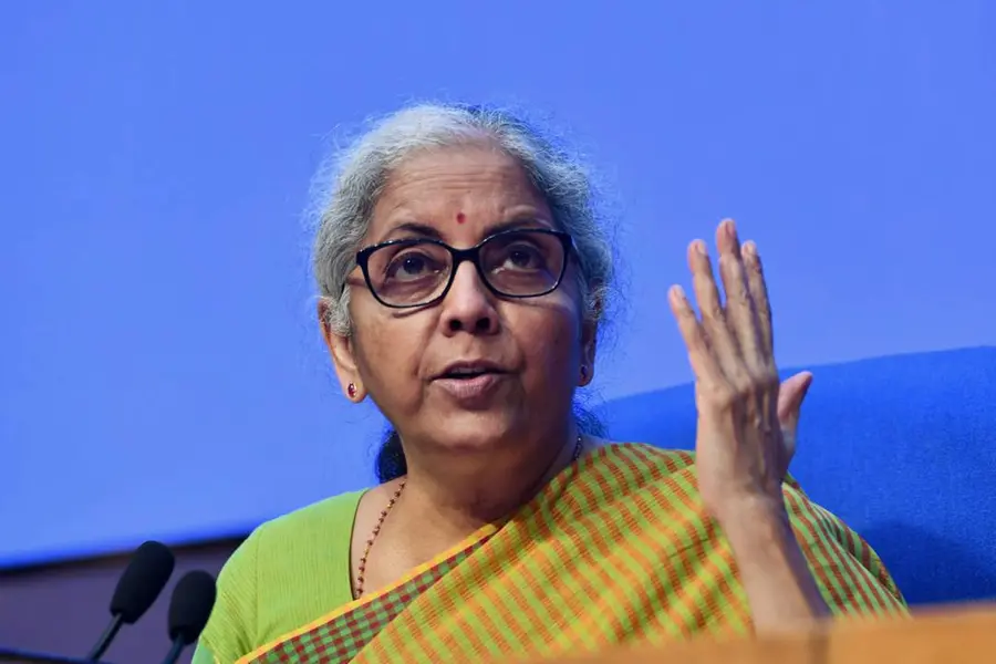 യുപിഎ സര്ക്കാരിന്റെ കടം വീട്ടിക്കൊണ്ടിരിക്കുന്നു; ഇന്ധന വിലര്ധനവില് നിര്മലാ സീതാരാമന്