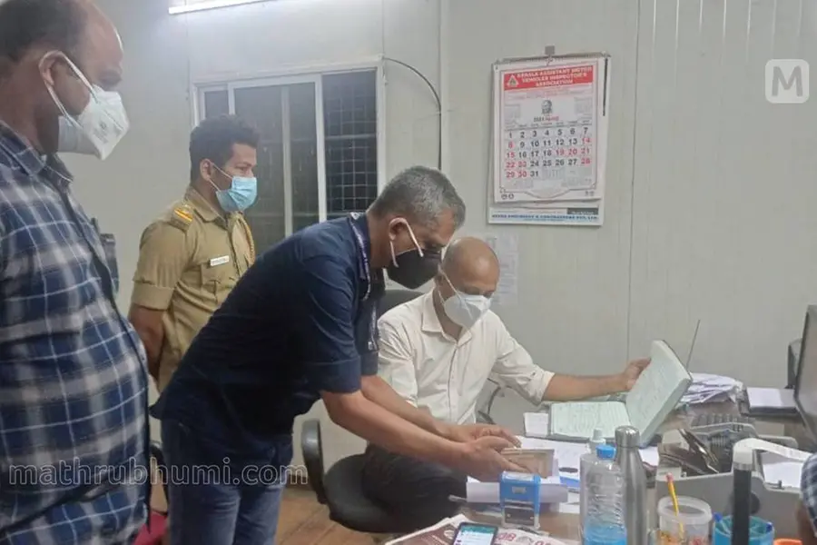 Vigilance seizes unaccounted money from checkposts at Thalappady, Perla, Koottupuzha