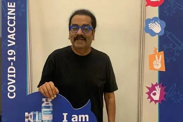 Singer Hariharan gets his first dose of Covid vaccine