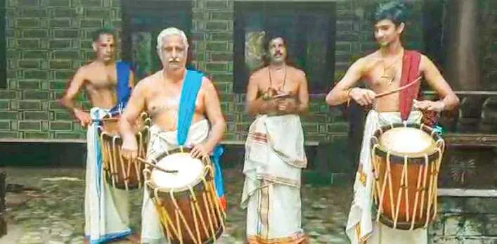 Peruvanam Kuttan Marar and team performs Chembada Melam at his home