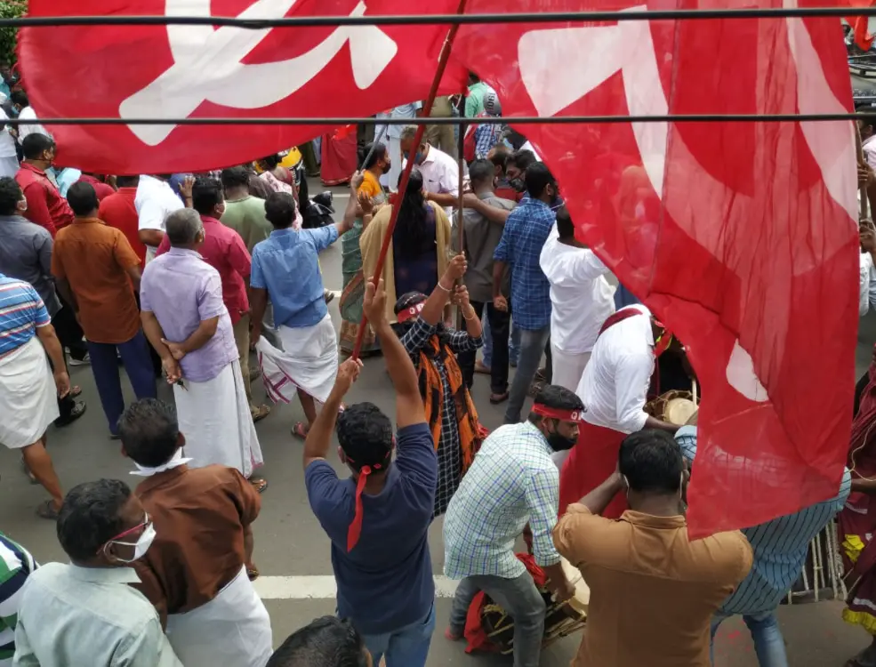 LDF activists celebrate victory| Photo:Mathrubhumi