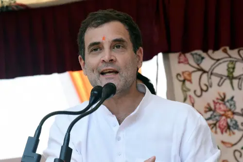മോദിയെയും കെജ്‌രിവാളിനെയും പോലെ പൊള്ളയായ വാഗ്ദാനങ്ങള്‍ നല്‍കി വഞ്ചിക്കില്ല- രാഹുല്‍ ഗാന്ധി