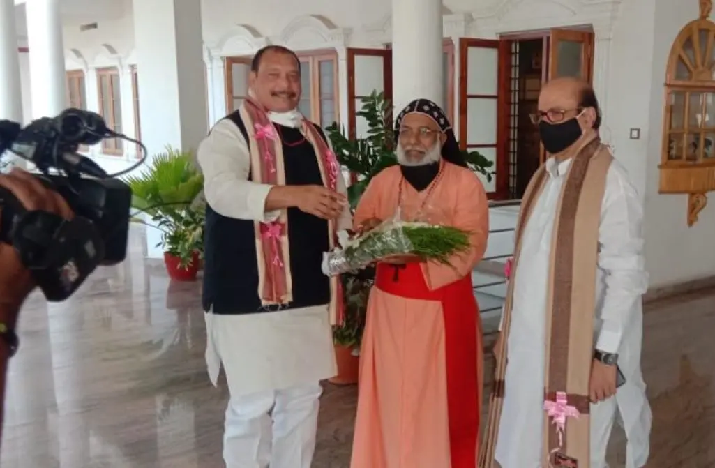 Tariq Anwar meets Cardinal Baselius Cleemis of Mallankara Catholic Church in Thiruvananthapuram | Photo: Twitter|itariqanwar