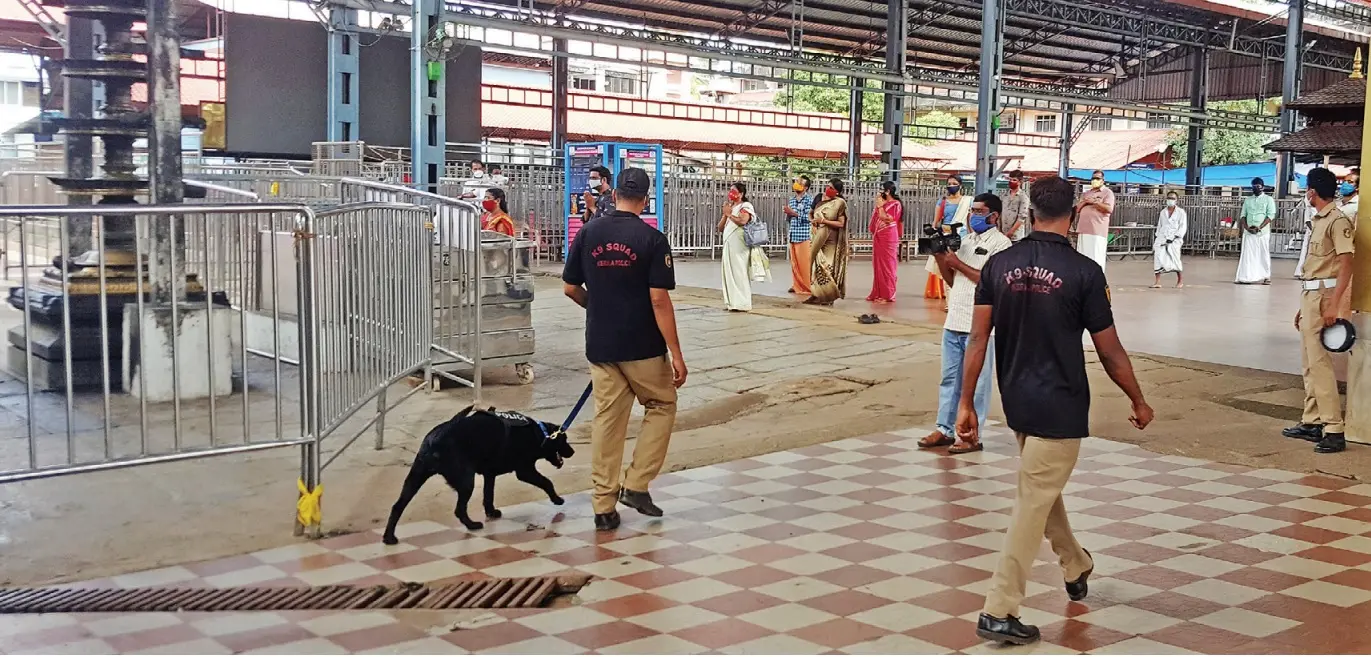 Bomb squad searching in Guruvayur temple