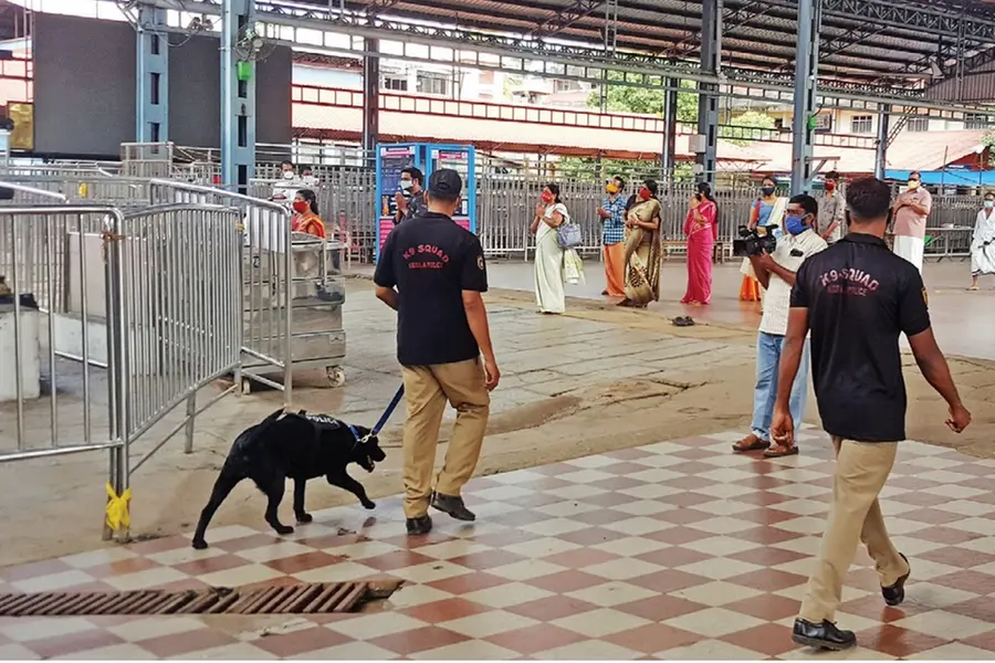 After Maoist alert, bomb threat raised in Guruvayur temple; police continue search