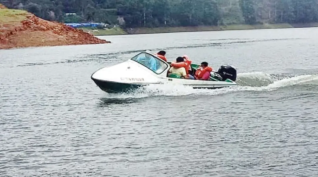 Visitors  boating at Mattupetti dam