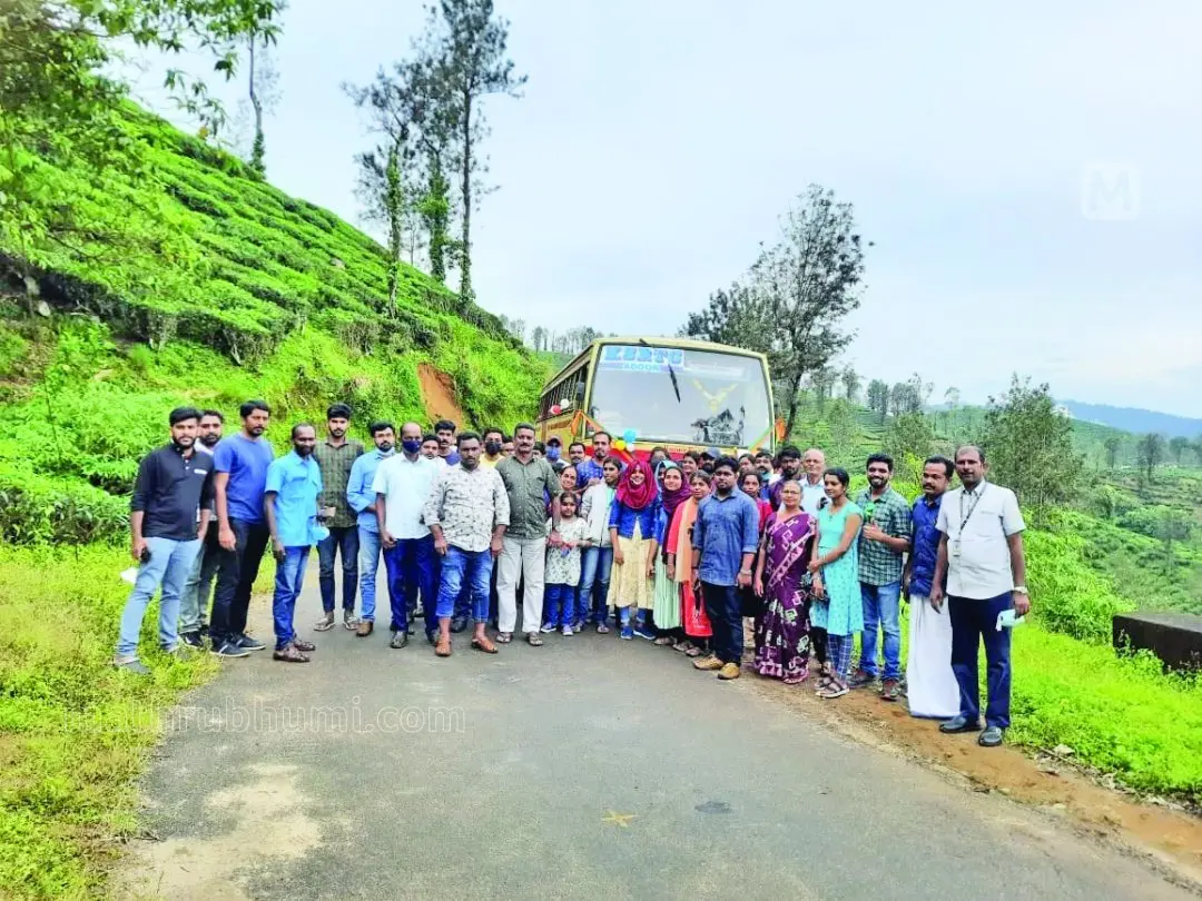 Passengers in the first trip of KSRTC special service to Malakkapara from Haripad | Photo: Mathrubhumi