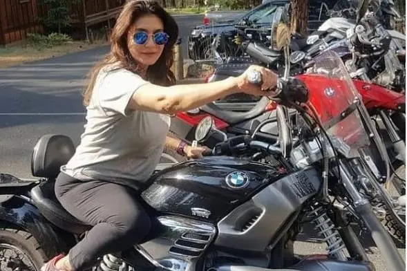 'Thalavattom' actress Lissy looks stylish as biker woman; pic goes viral