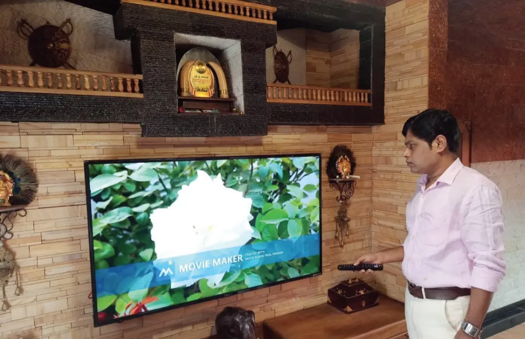 Ragesh with his Smell TV