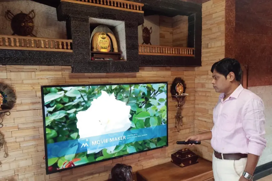 School teacher invents 'Smell TV' that emits smell of objects displayed on screen
