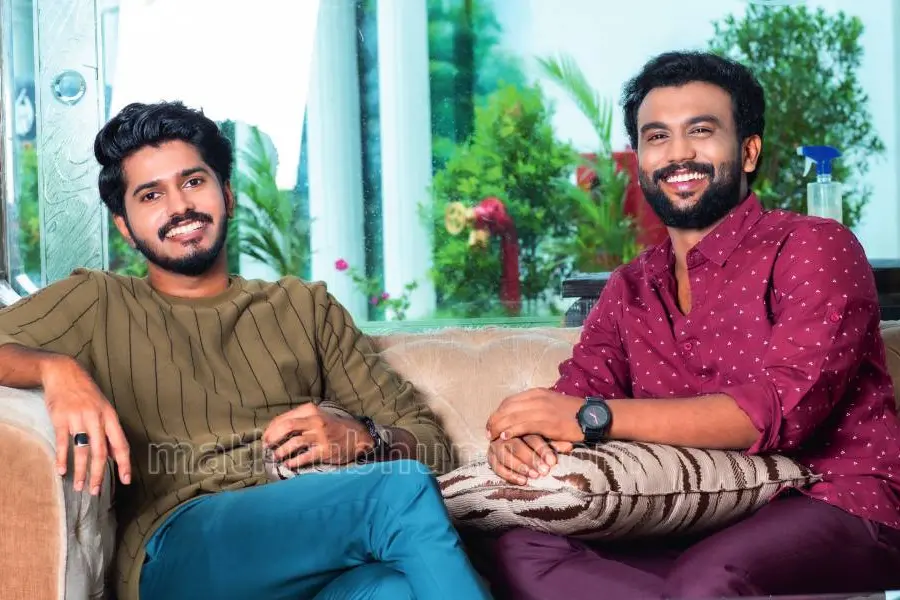 A tete-a-tete with ‘Karikku’ stars