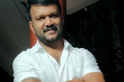 Manu Ashokan treats audience with an emotional subject in 'Kaanekkaane'