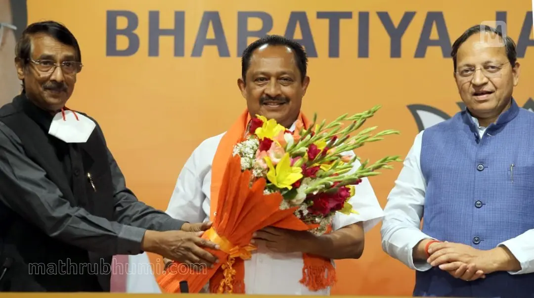 Vijayan Thomas receiving BJP membership at BJP headquarters in New Delhi | Screengrab: BJP Youtube channel