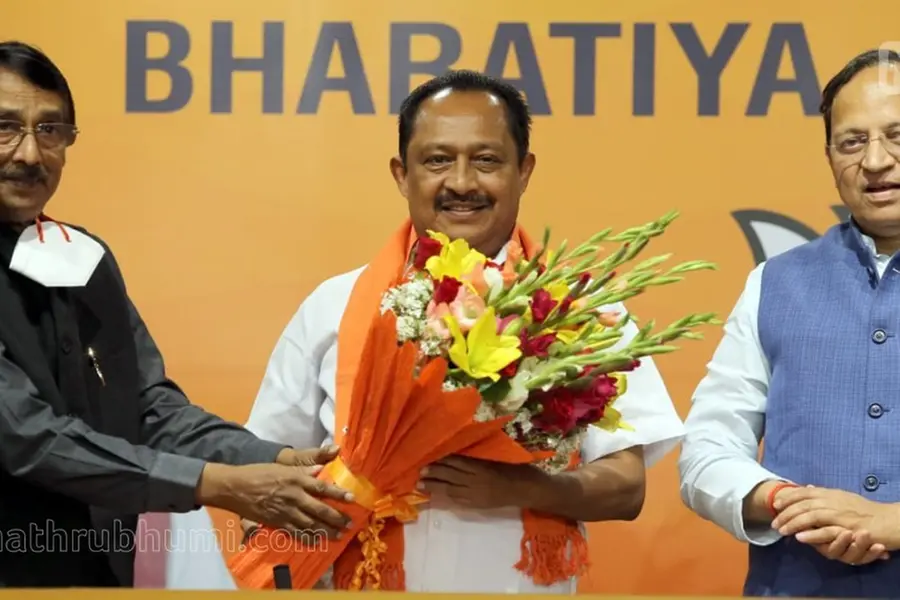 Veteran Congress leader Vijayan Thomas joins BJP