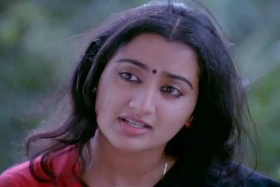 Actress Sumalatha tests Covid positive