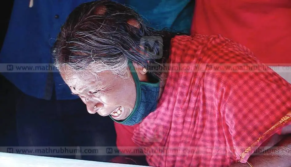 Nanjiyamma near Sachy's body