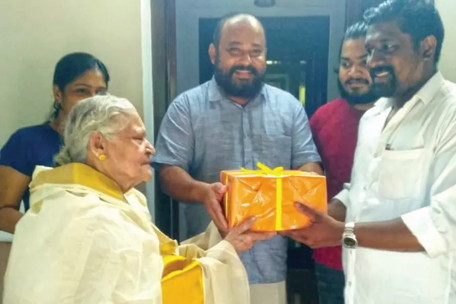 Retd teacher contributes 80 books to library on her 80th b'day