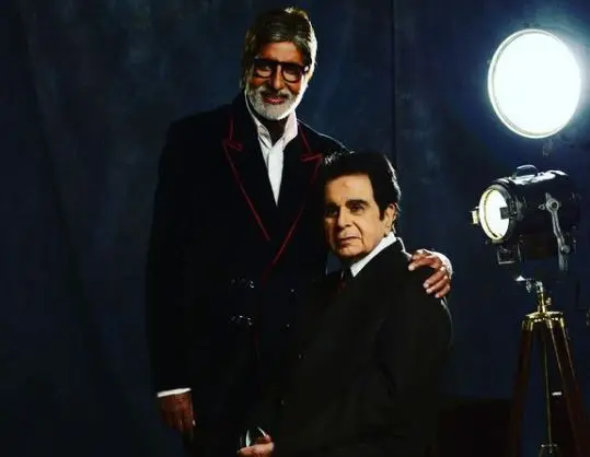 Amitabh Bachchan with Dilip Kumar | Photo: instagram|amitabhbachchan|