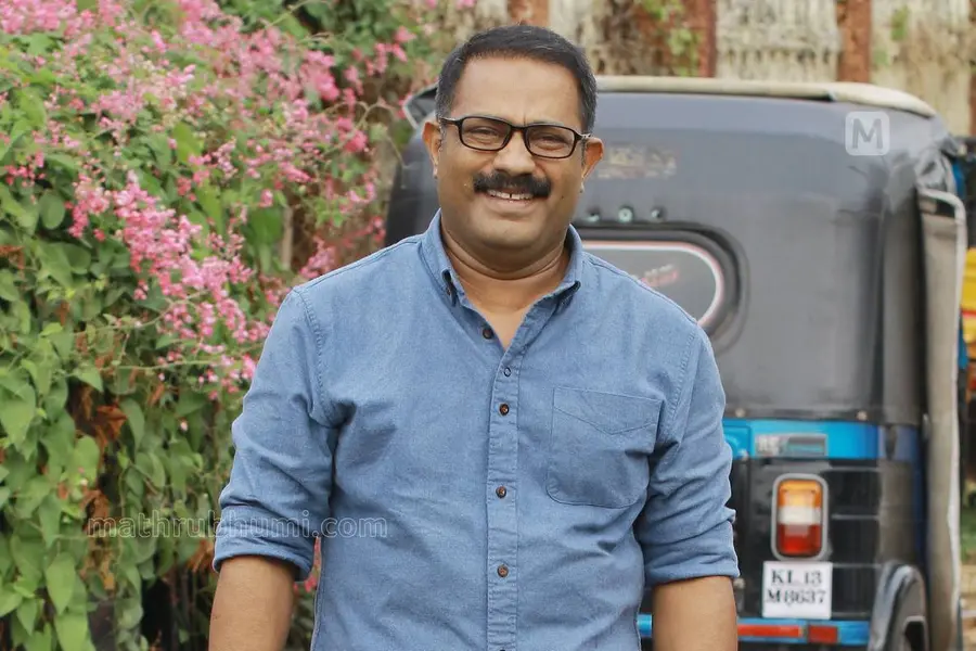 KM Shaji MLA appears before Vigilance for interrogation