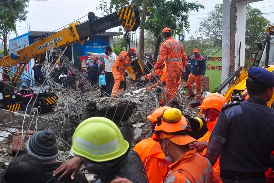 19 killed as cemetery roof collapses on sheltering mourners in Ghaziabad