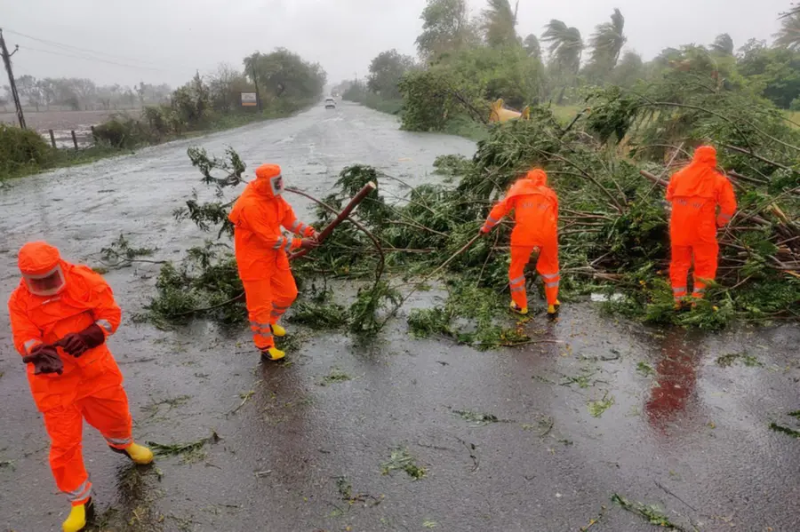 Tauktae tears up Gujarat coast; 13 dead, 16,000 houses damaged