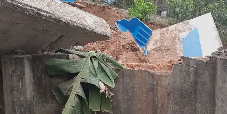 The swimming pool which burst | Photo: Mathrubhumi