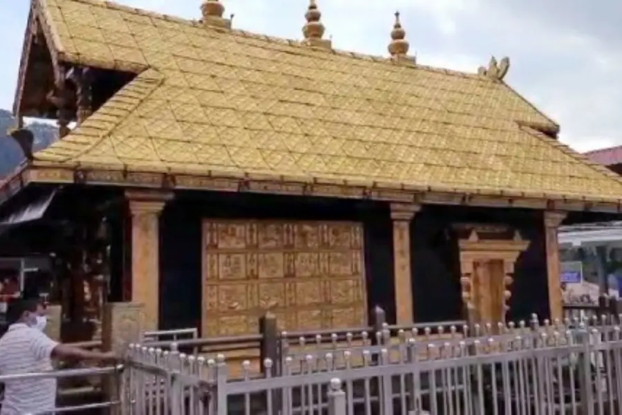 കോവിഡ് രോഗികളുമായി സമ്പര്‍ക്കം: ശബരിമല മേല്‍ശാന്തി ക്വാറന്റീനില്‍