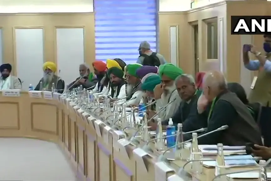 Govt-farmers talks deadlocked; Narendra Singh Tomar hopeful of reaching resolution on Saturday