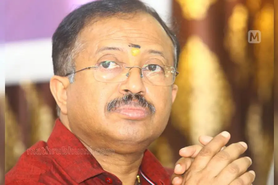 ഗോള്വാള്ക്കര് അയോഗ്യനെങ്കില് ജയിലില് കിടന്ന ഇടതു നേതാവിന്റെ പേരും ഇടാൻ പാടില്ല- വി.മുരളീധരന്