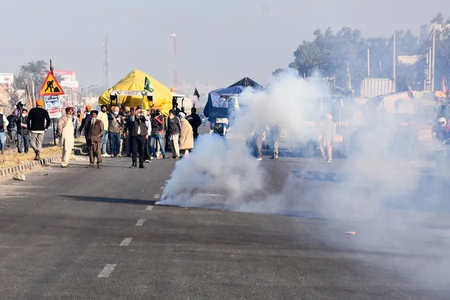 Adamant protesting farmers inch closer to Delhi amid heavy security deployment
