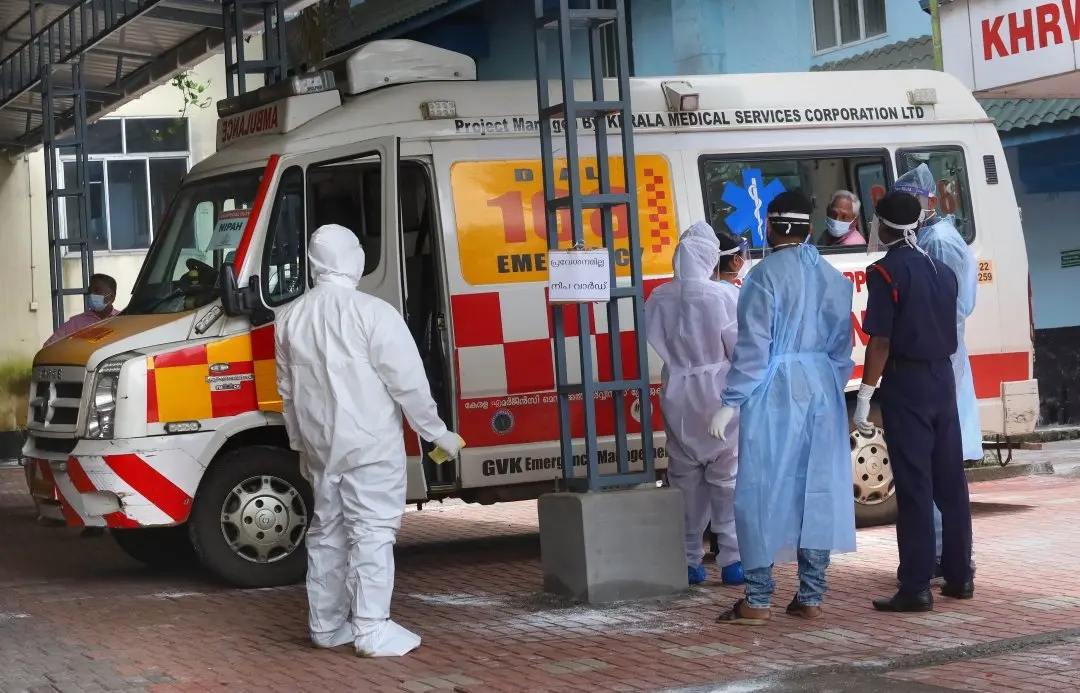 Health workers at Nipah virus isolation centre in Kozhikode Medical college | Photo:PTI