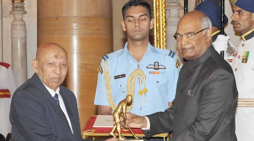 Olympian ex-national football coach SS Hakim receiving Dhyan Chand Award from the President | Photo: ANI