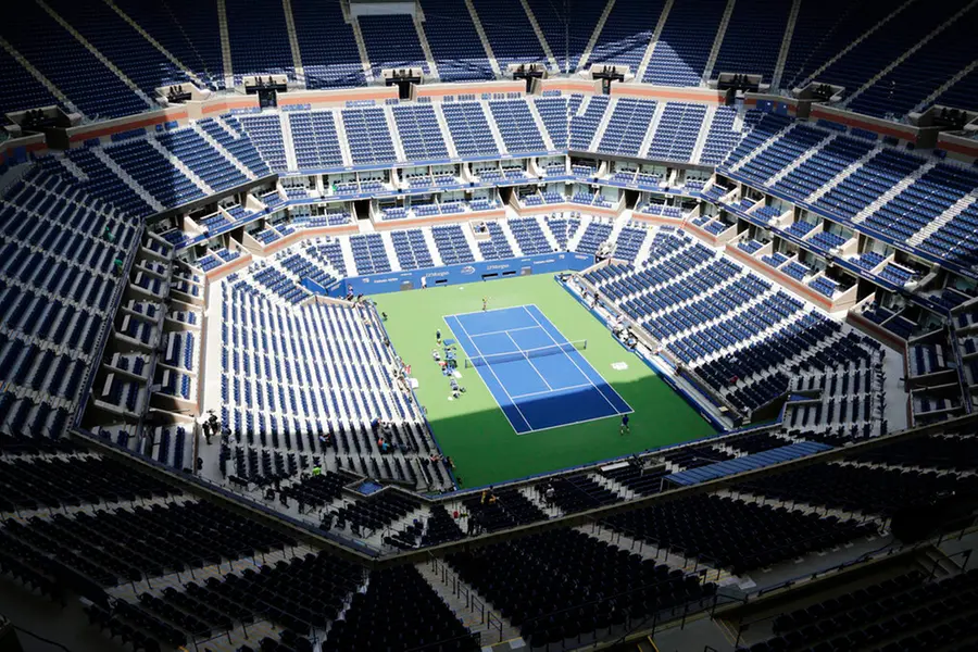COVID-19: For tennis, golf, tournaments without fans come at a cost