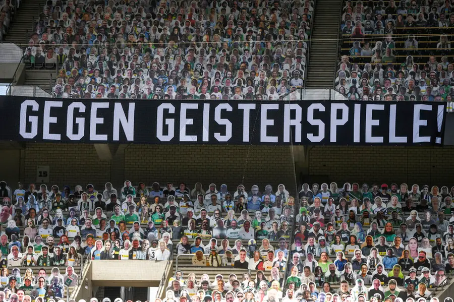 Thousands of replica fans take over Bundesliga stadium