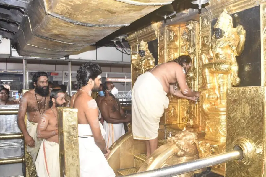 Karakerkar Ritual കർക്കടകമാസ പൂജകൾക്കായി ശബരിമലനട തുറന്നു | Mathrubhumi