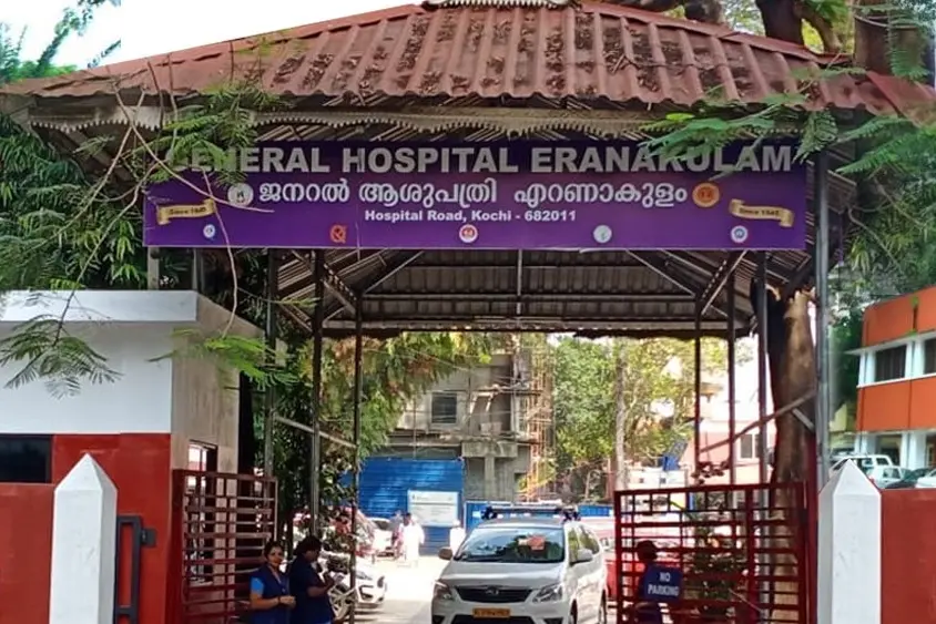 എറണാകുളം ജനറൽ ആശുപത്രിയിലെ ഡോക്ടർക്ക് കോവിഡ്