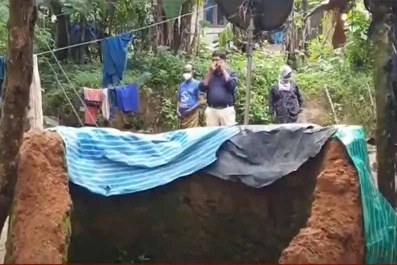 ഭര്ത്താവിന്റെ മുഖത്ത് ആസിഡൊഴിച്ചു; പിന്നാലെ കുഞ്ഞിനെ കിണറ്റിലെറിഞ്ഞുകൊന്ന് യുവതി ജീവനൊടുക്കി