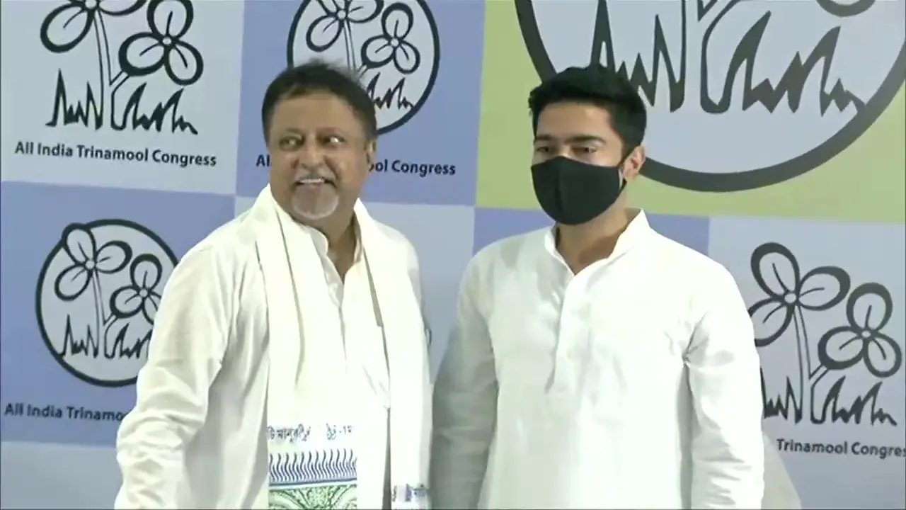 Mukul Roy and son joins TMC| Photo:ANI