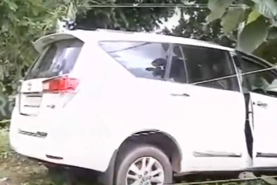 Bid to run over DRI officers outside Karipur airport during vehicle inspection