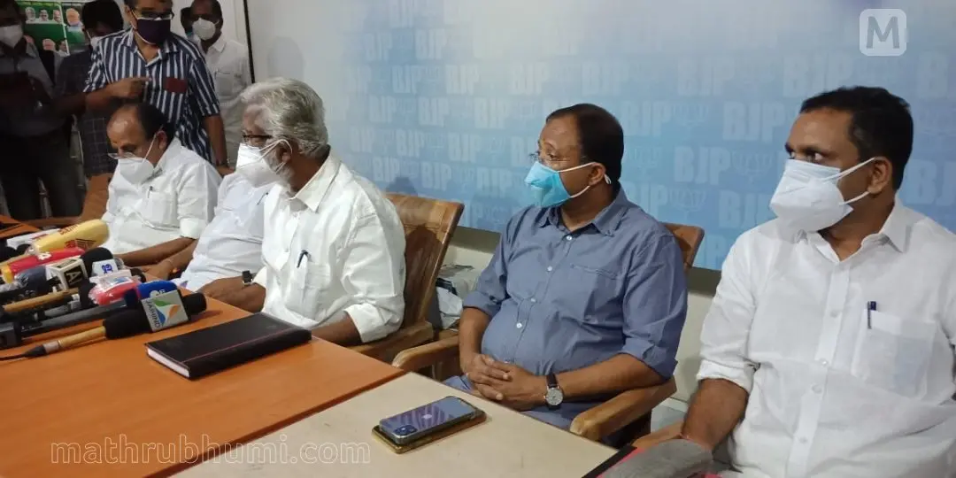 BJP leaders holding press meet in Kochi | Photo: B Muralekrishnan