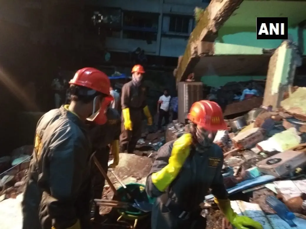 Rescue operation progressing in Bhiwandi Photo: ANI