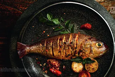 Green peppercorn-flavoured red snapper fish fry for lunch
