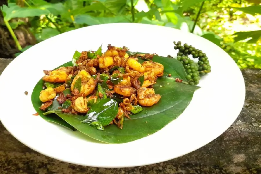 Green peppercorn shrimp fry to spice up your meals